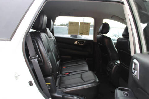 2020 Nissan Pathfinder SL