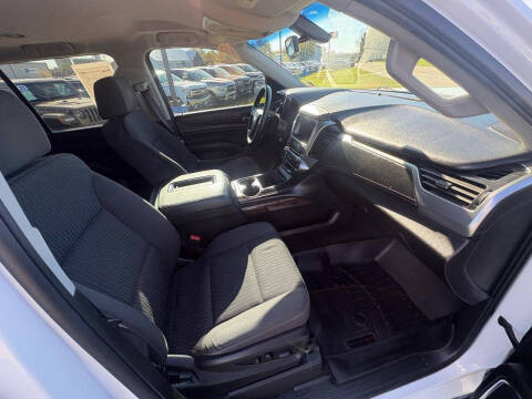 2017 Chevrolet Suburban LS