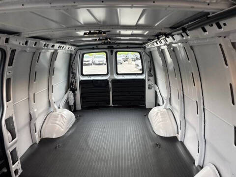 2025 Chevrolet Express 2500