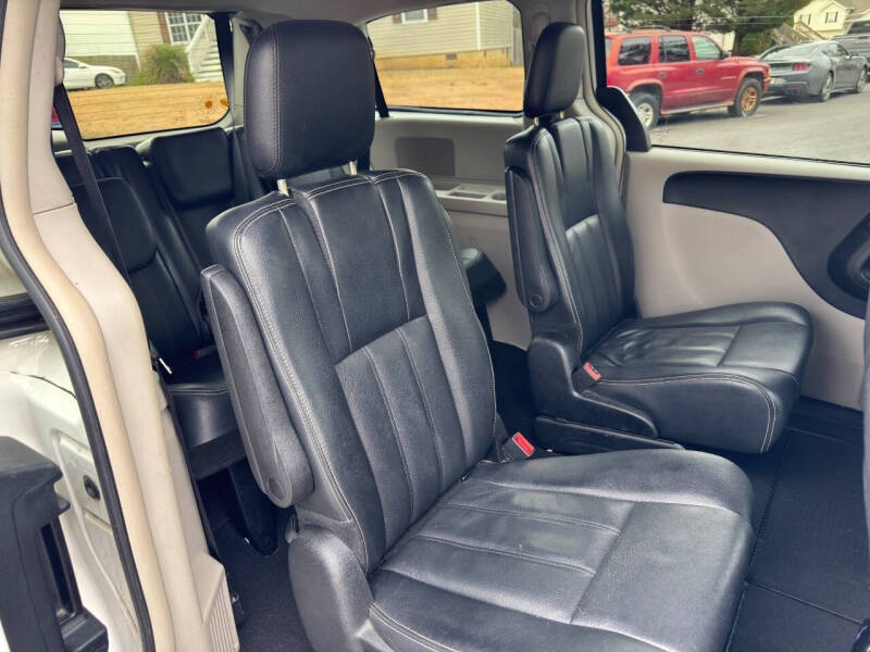 2013 Chrysler Town and Country Touring