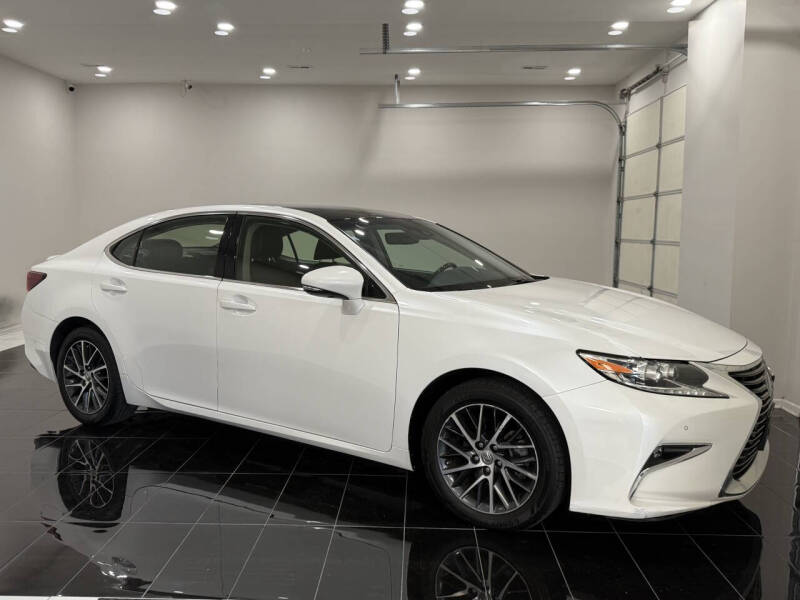 2017 Lexus ES 350's photo