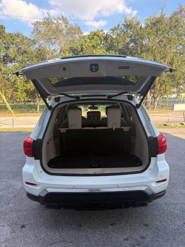 2017 Nissan Pathfinder Platinum