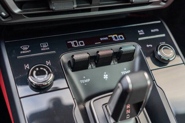 2024 Porsche 911 Carrera 4 GTS