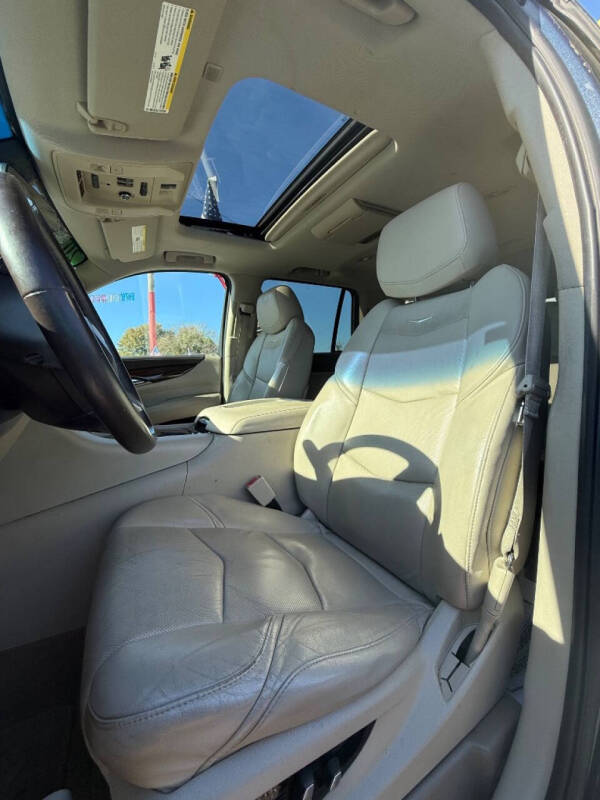 2017 Cadillac Escalade Luxury