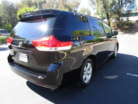2012 Toyota Sienna Base 7-Passenger