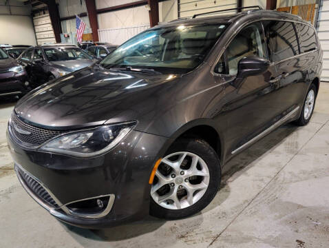 2017 Chrysler Pacifica for sale at Nice Ride Auto Wholesale in Eastlake OH