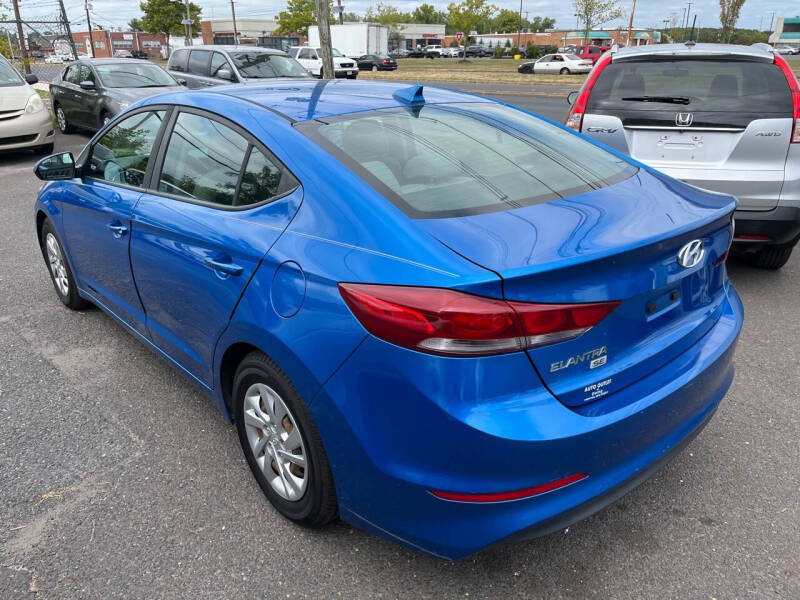 2017 Hyundai Elantra SE photo 7