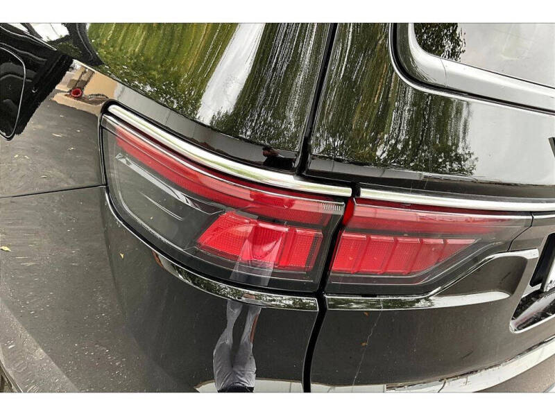 2024 Jeep Wagoneer L Series III