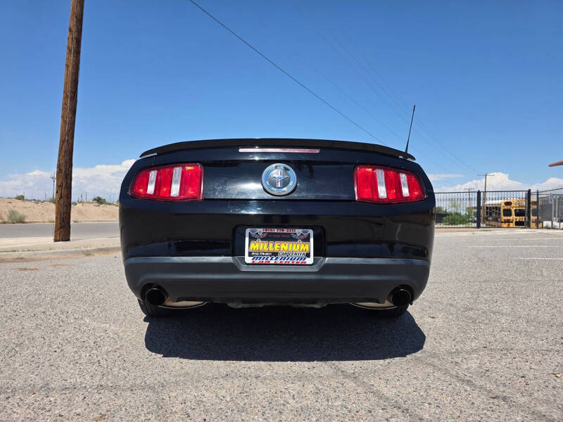 2011 Ford Mustang V6