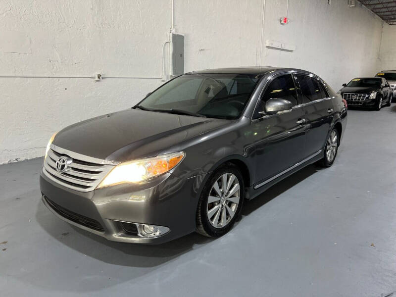 2012 Toyota Avalon for sale at Lamberti Auto Collection in Plantation FL