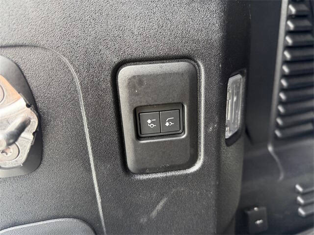 2024 Land Rover Defender 90 P400 X-Dynamic SE