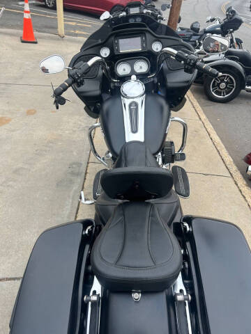 2017 Harley-Davidson Road Glide Special FLTRXS