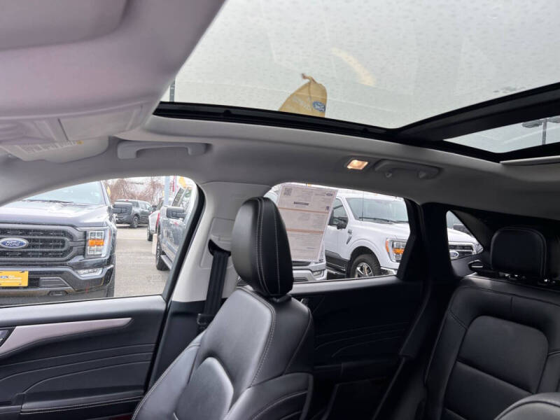 2022 Ford Escape SEL