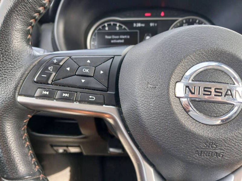 2020 Nissan Kicks SR