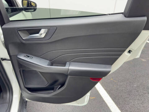 2024 Ford Escape Hybrid ST-Line Select