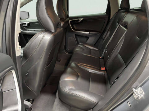 2017 Volvo XC60 T5 Dynamic