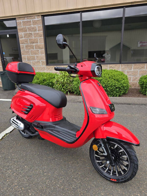 2025 Ice Bear Classic 150cc Scooter