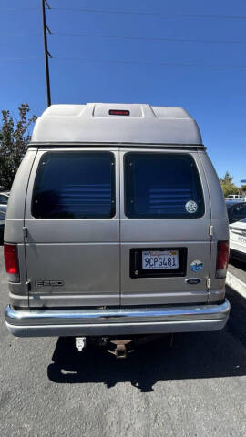 2002 Ford E-Series E-250 SD