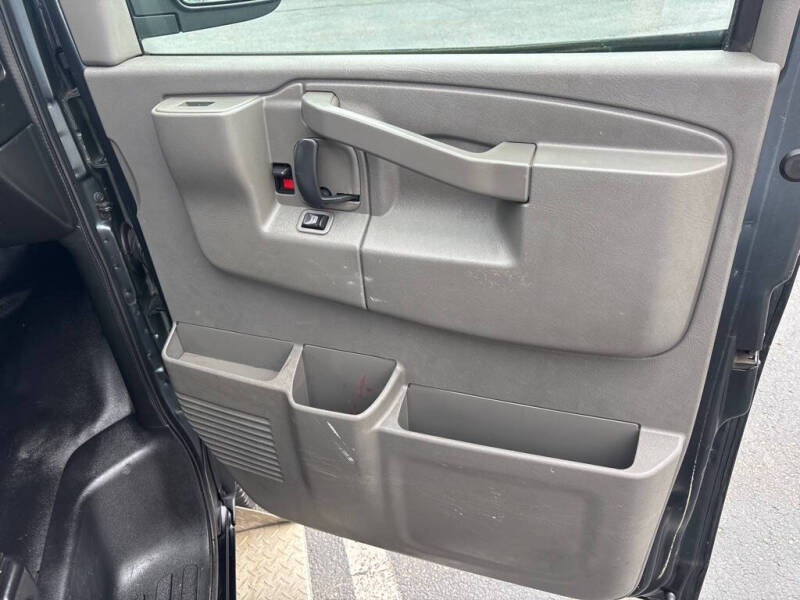 2017 Chevrolet Express LS 2500