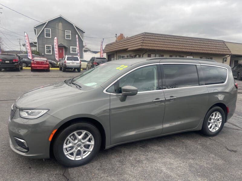 2022 Chrysler Pacifica for sale at MAGNUM MOTORS in Reedsville PA