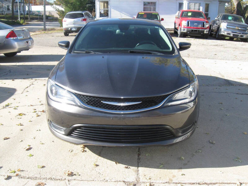 2017 Chrysler 200 LX