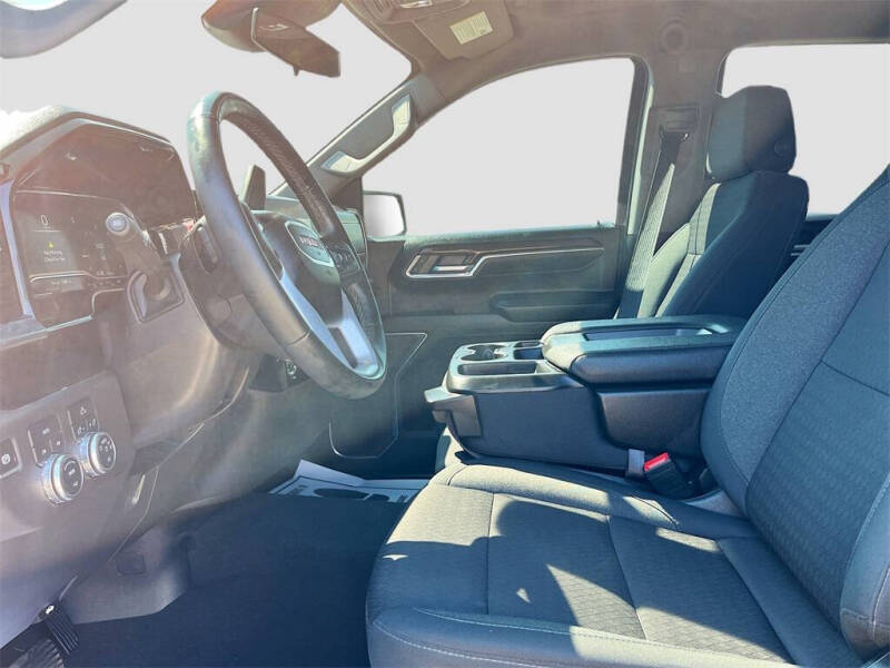 2024 GMC Sierra 1500 Elevation Standard