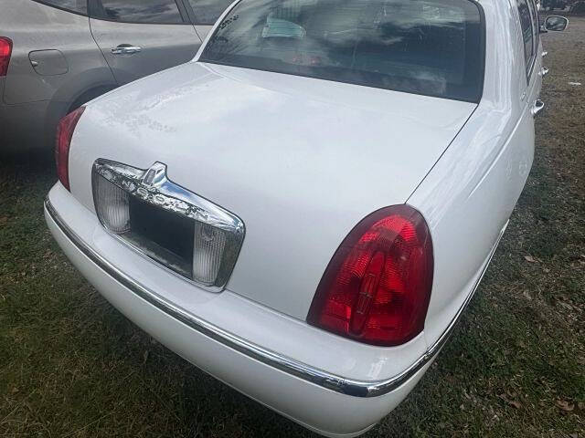 2000 Lincoln Town Car Executive