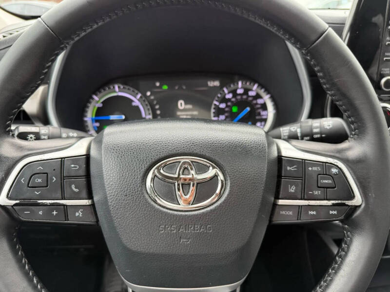 2022 Toyota Highlander Hybrid XLE