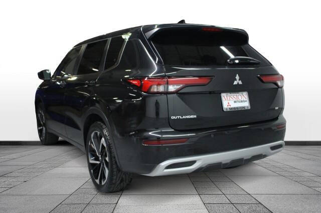 2022 Mitsubishi Outlander SE