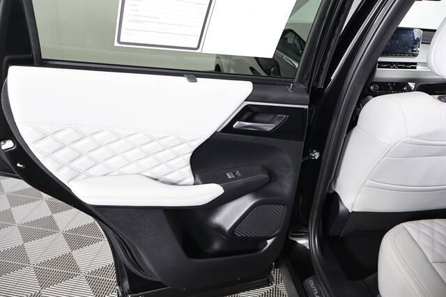 2024 Mitsubishi Outlander PHEV SEL Platinum Edition