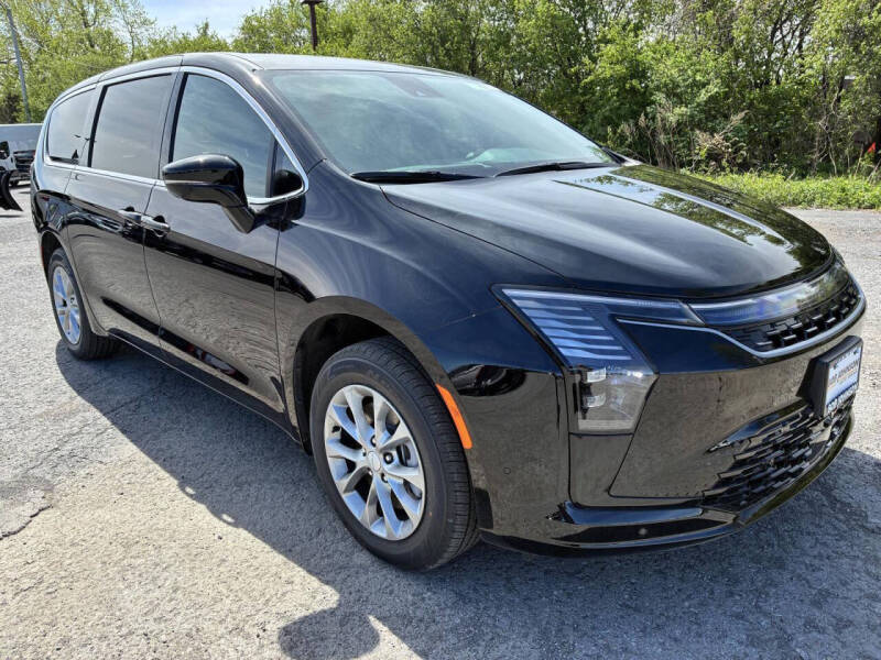 2027 Chrysler Pacifica Select