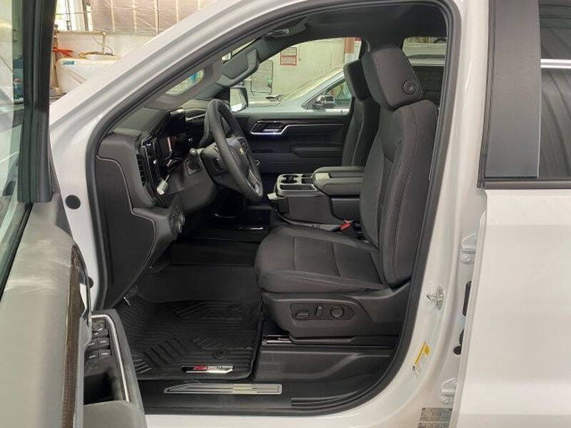2026 Chevrolet Silverado 1500 LT - Photo 9