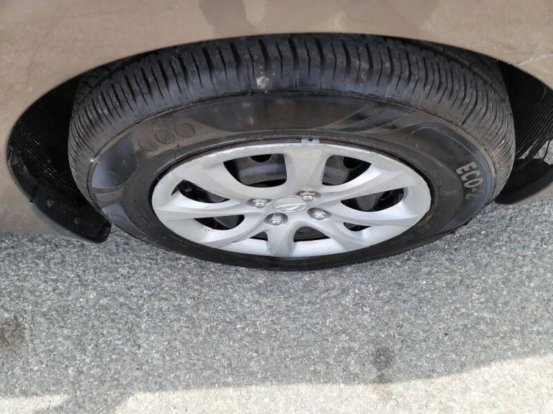 2012 Hyundai Accent GLS