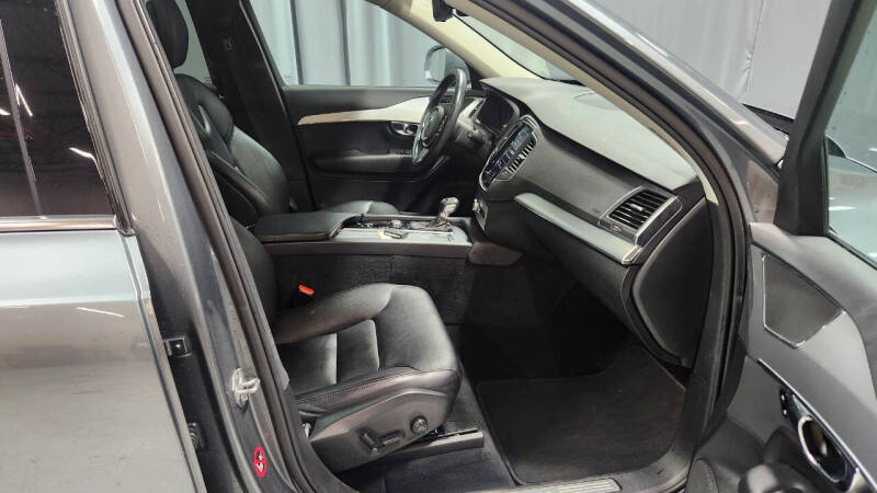 2018 Volvo XC90 T5 Momentum 7-Passenger