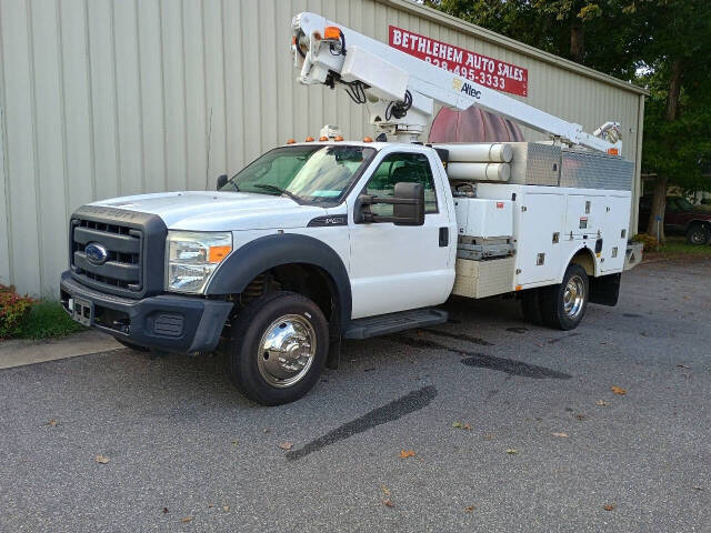 2013 Ford F-450 Super Duty Chassis Cab's photo