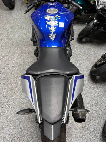 2017 Yamaha YZF-R1