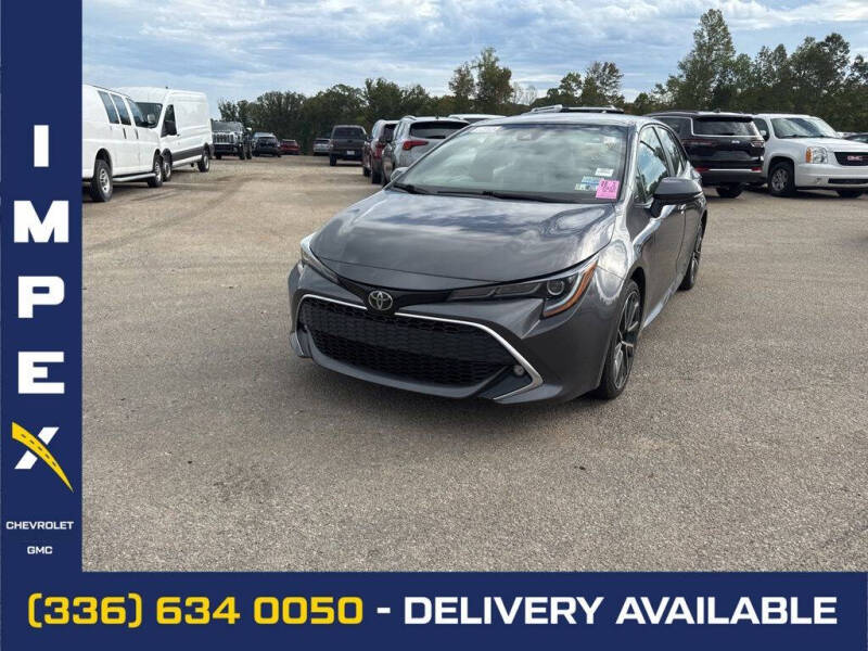 2022 Toyota Corolla Hatchback XSE's photo