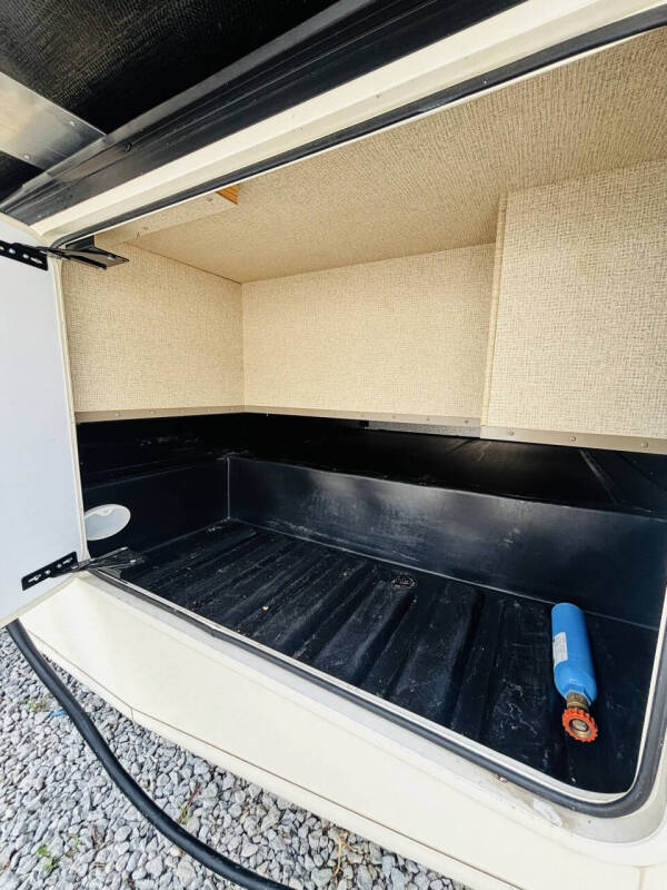 2017 Thor Motor Coach Hurricane 31S