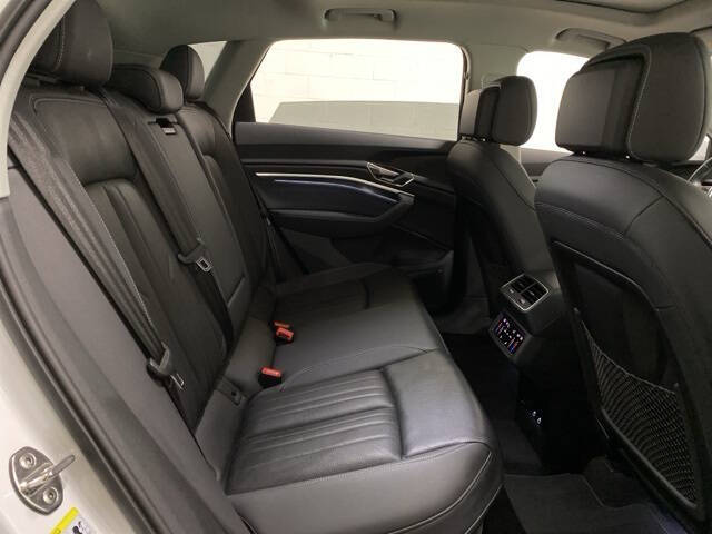 2024 Audi Q8 e-tron quattro Premium Plus