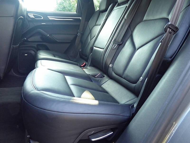 2014 Porsche Cayenne GTS