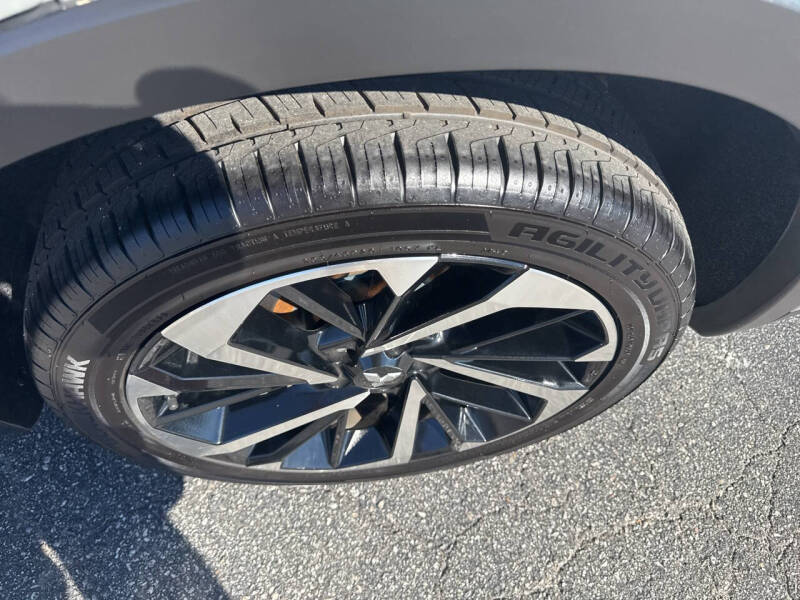 2022 Mitsubishi Outlander ES