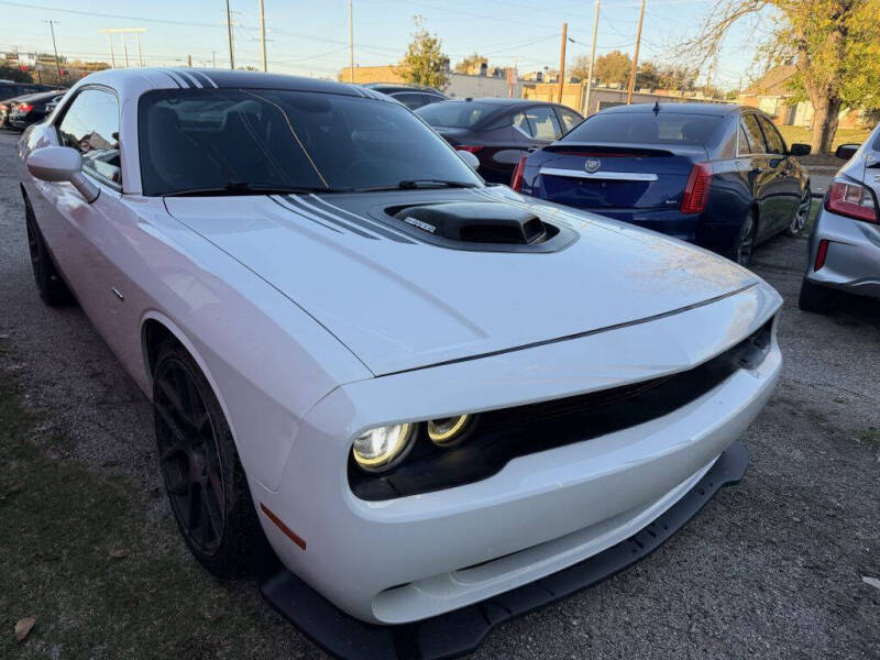 2016 Dodge Challenger R/T Shaker