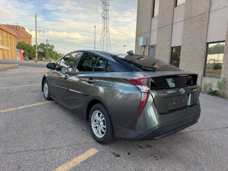 2016 Toyota Prius Three