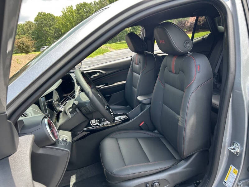 2025 Chevrolet Trax RS