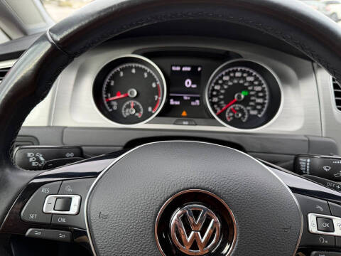 2017 Volkswagen Golf TSI Wolfsburg Edition