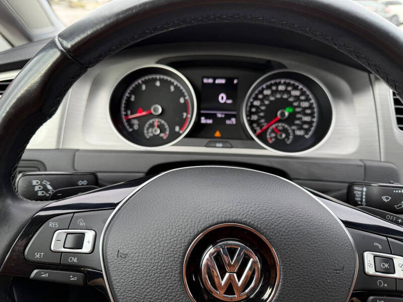 2017 Volkswagen Golf TSI Wolfsburg Edition