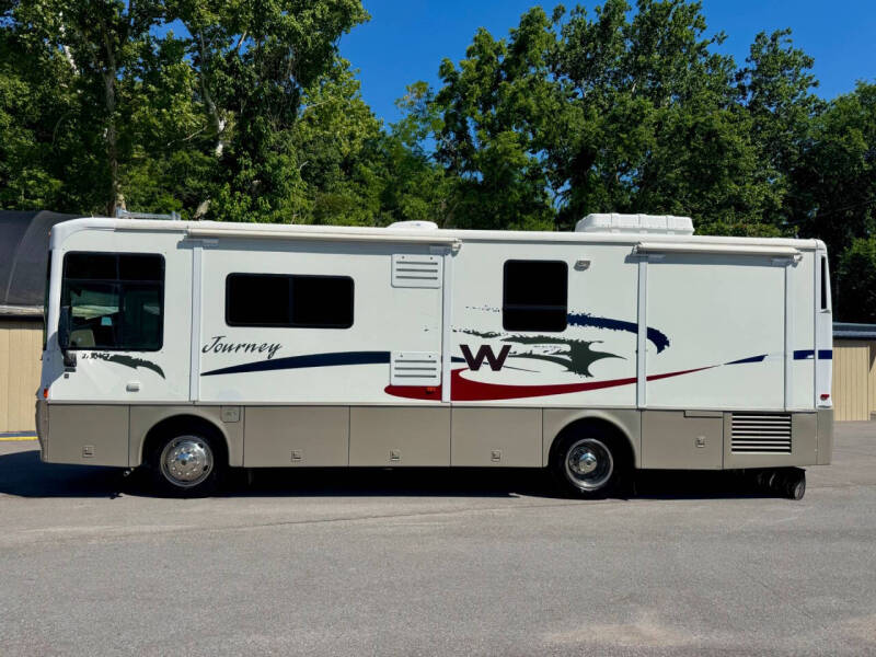 2002 Freightliner XCS Chassis