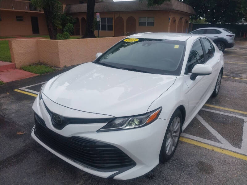 2018 Toyota Camry LE's photo
