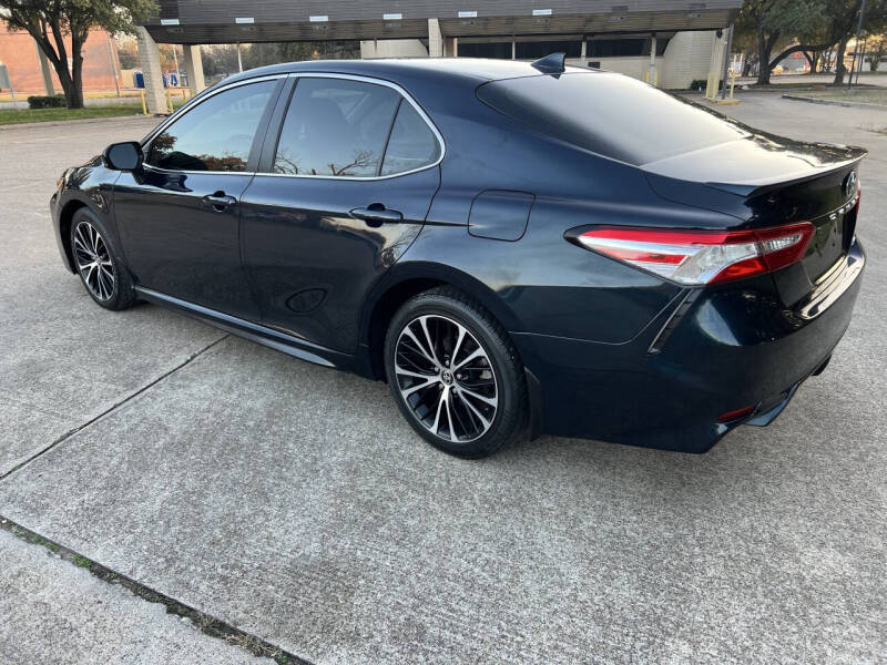 2020 Toyota Camry SE Nightshade