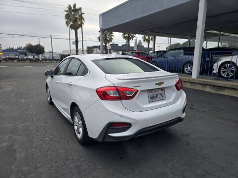 2018 Chevrolet Cruze LT Auto